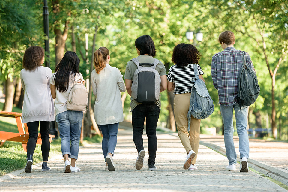 4 Tips to Socialise as an International Student | The Red Pen