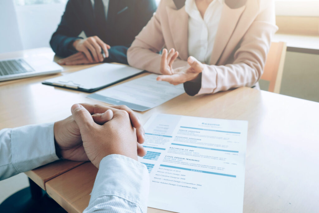 Interviewee detailing experience in a mini-interview, how to impress interviewers by The Red Pen