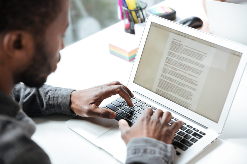 Key Strategies for Writing a Winning Common App Essay Ultimate Guide - The Red Pen